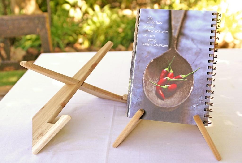 Expandable Book or Tablet Holder